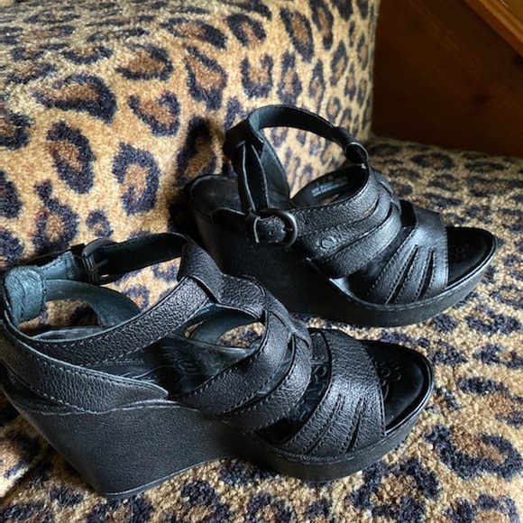 Born Wedge Black Sandal - Picture 1 of 5